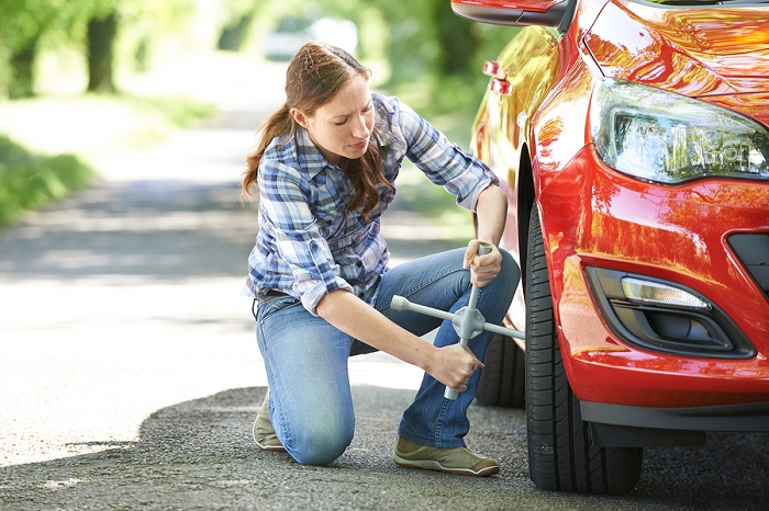 How to change a tyre - Confused.com