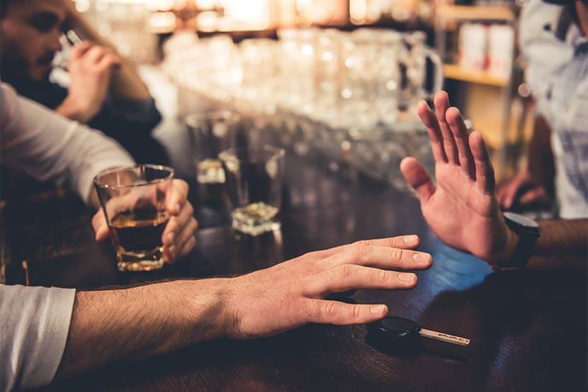 personalul bar oprirea clientului de la drink driving